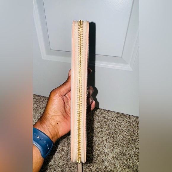 Tory Burch Emerson Blush Zip Around Wristlet Wallet - Picture 4 of 7